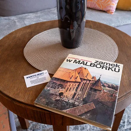 - Balcony, Workspace - By Rentujemy Lägenhet Gdańsk