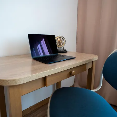 - Balcony, Workspace - By Rentujemy Apartamento *