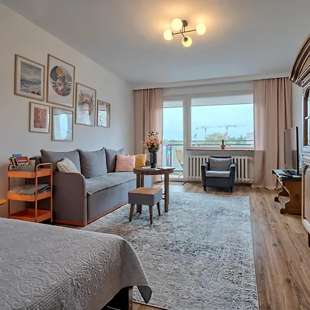 - Balcony, Workspace - By Rentujemy Lägenhet