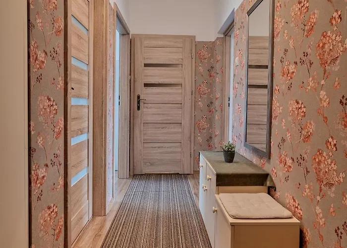 - Balcony, Workspace - By Rentujemy Apartment